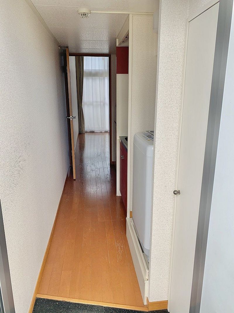 レオパレスハピネス 玄関