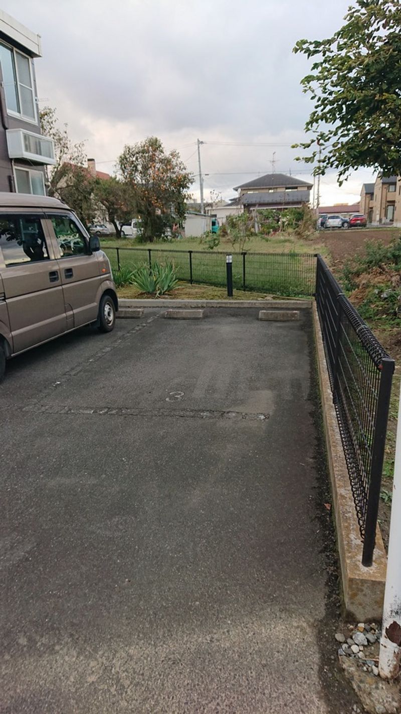 レオパレス香久山第２ 駐車場