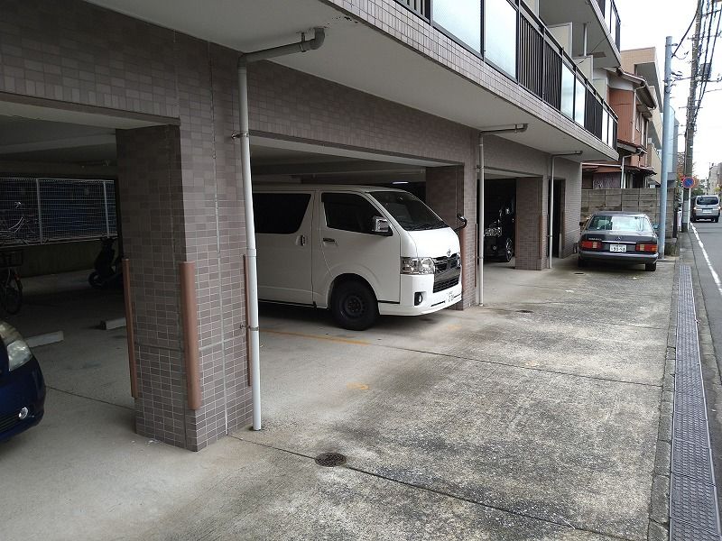 レオパレスＡＮＮＥＸ　ＨＩＹＯＳＨＩ 駐車場