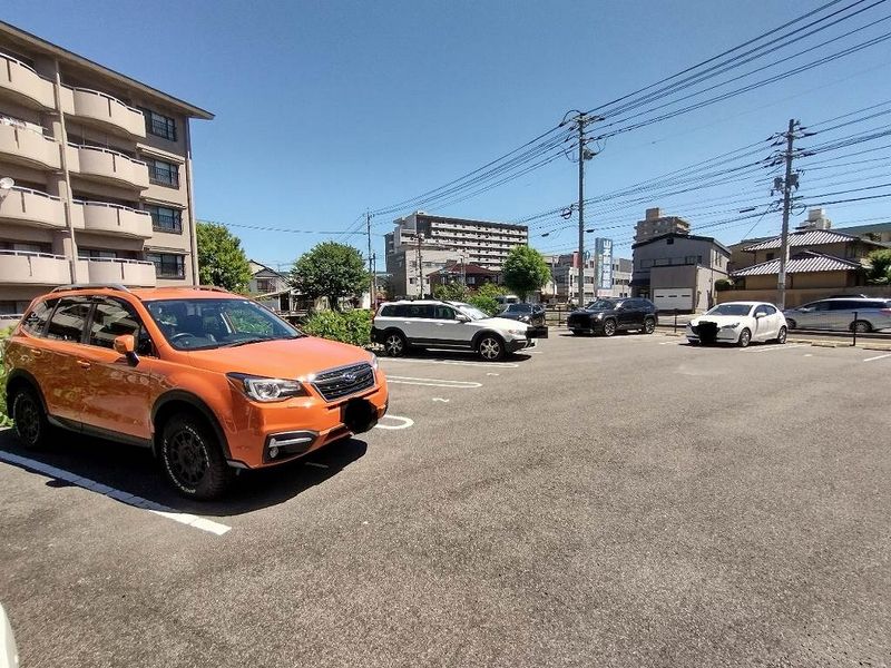 レオネクストＬｉｇｈｔ 駐車場