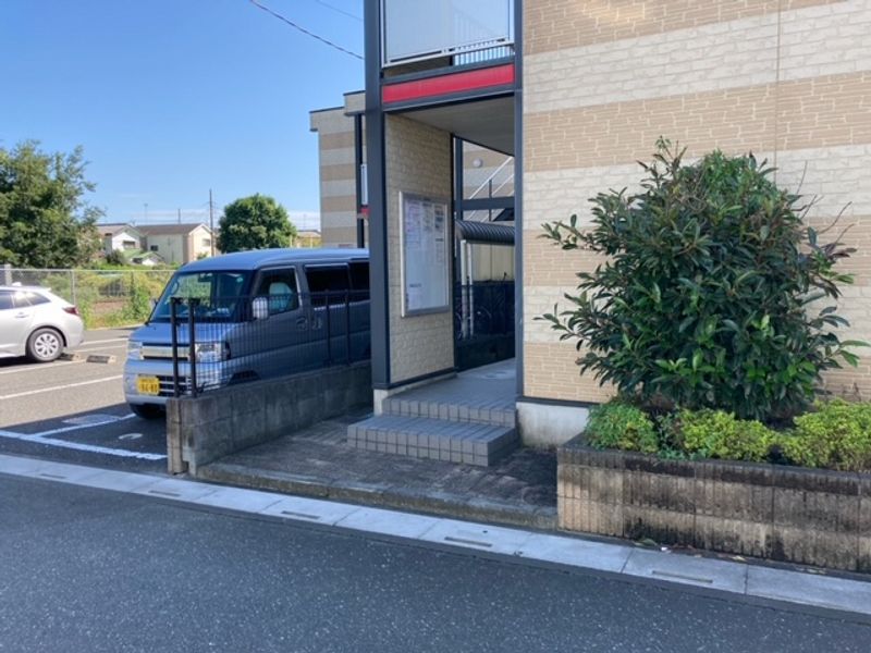 レオパレスＳＵＮ　ＲＯＹＡＬ エントランス
