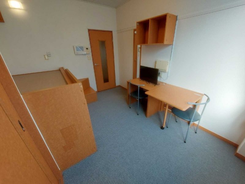 レオパレス松本 居間