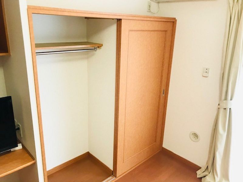 レオパレスプライム 収納