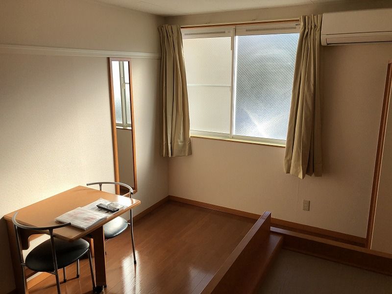 レオパレスソレーユ 居間
