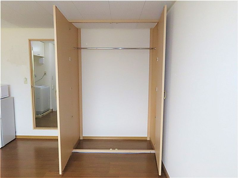 レオパレススミサカ 収納