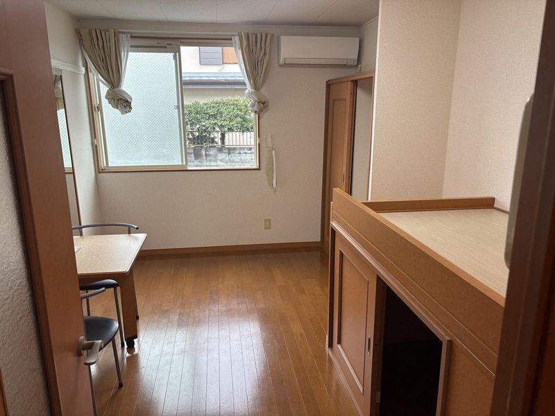 レオパレスＶＩＣＴＯＲＹＯＮＥ 居間