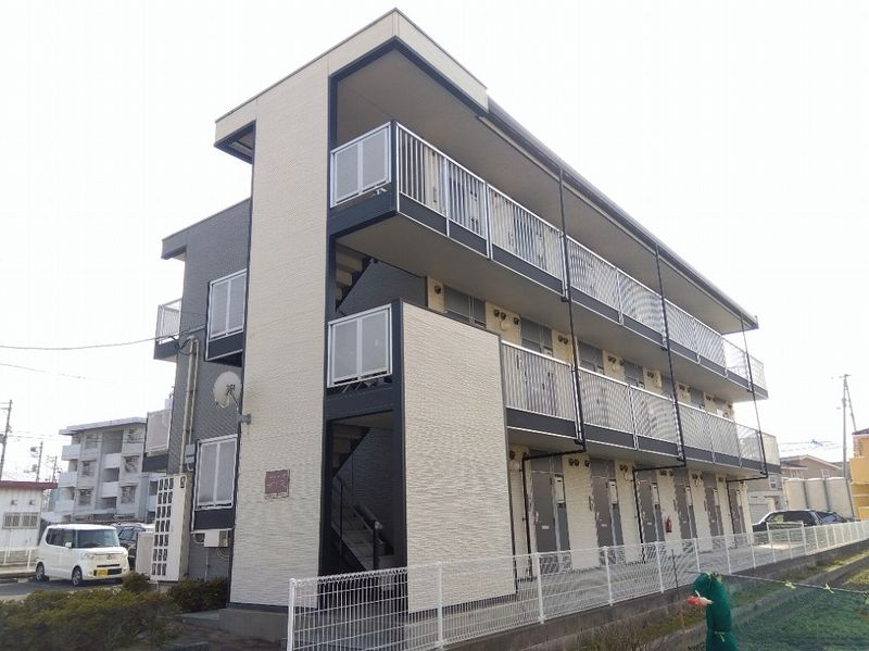 レオパレスパピルス　サンヤピ 外観