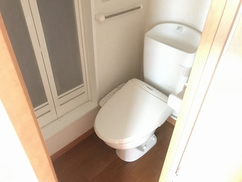 レオパレスジュネス比島 トイレ