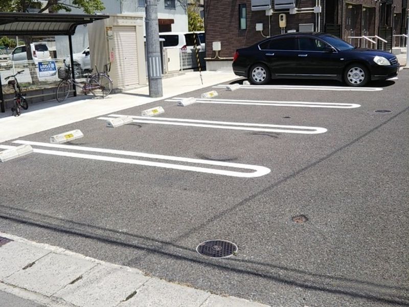 レオネクストＨ　Ｍ 駐車場
