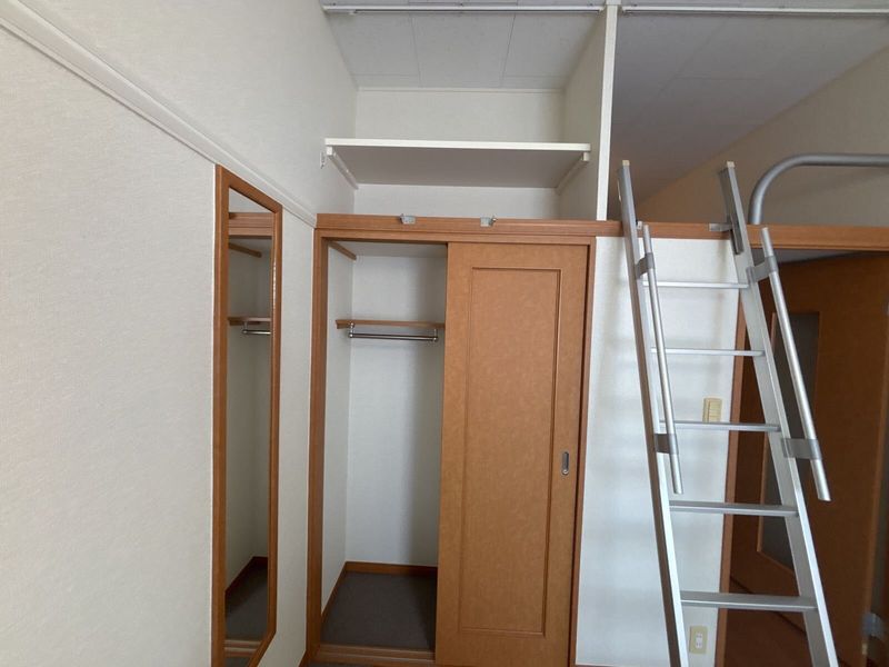 レオパレスペニーハイツⅢ 収納