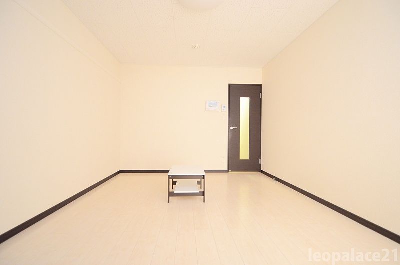 レオネクスト尾長東 居間
