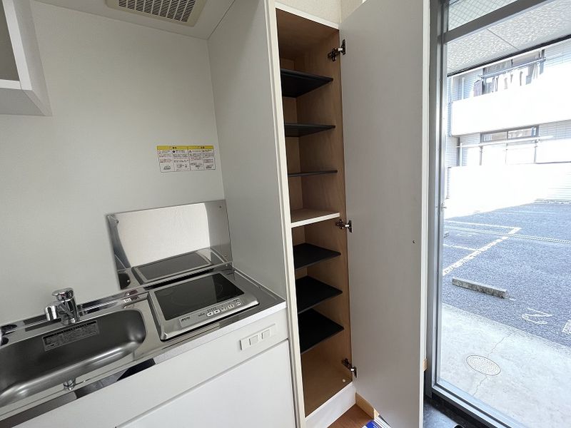 レオパレスポラール 玄関
