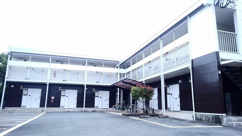 レオパレス高良川 外観