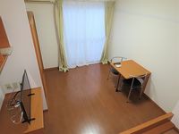 レオパレス田園 居間