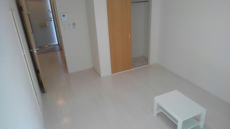 レオパレス平窪 居間