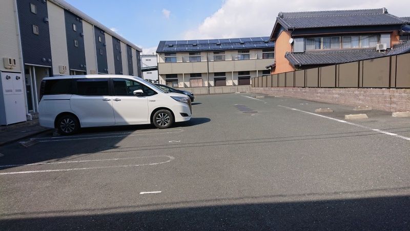 レオネクストテリエⅡ 駐車場