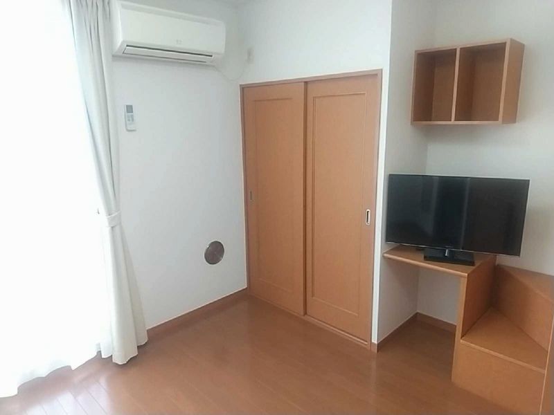 レオパレスプランドール 居間