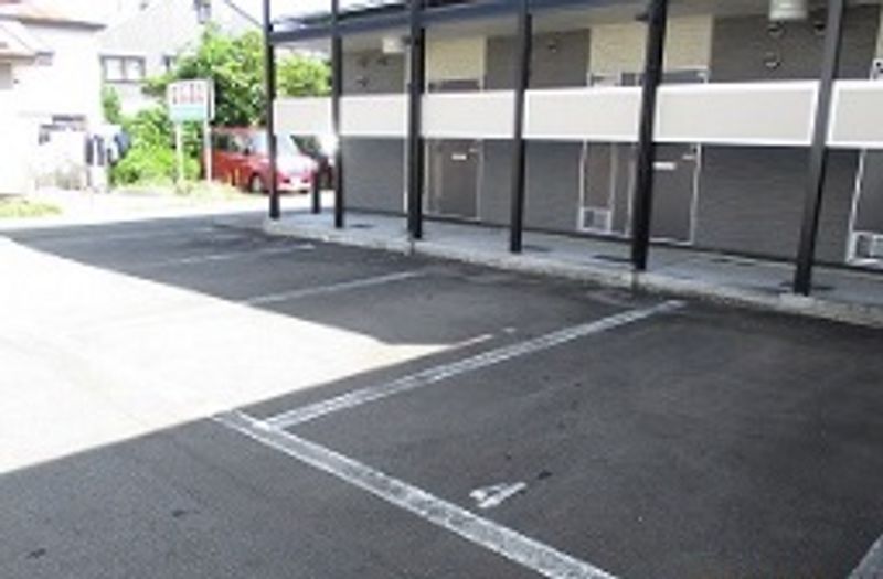 レオパレス山王 駐車場