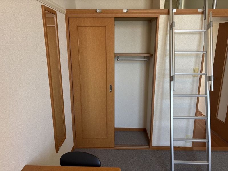 レオパレスカームＹＯＳＨＩＤＡ 収納