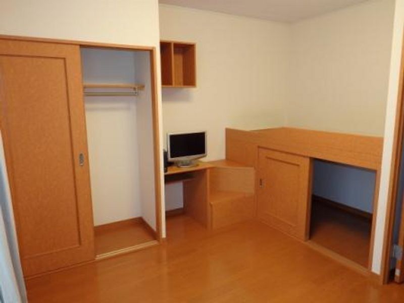 レオパレスＦ　ファミーユ 居間