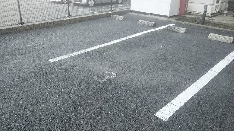レオパレス八千代 駐車場