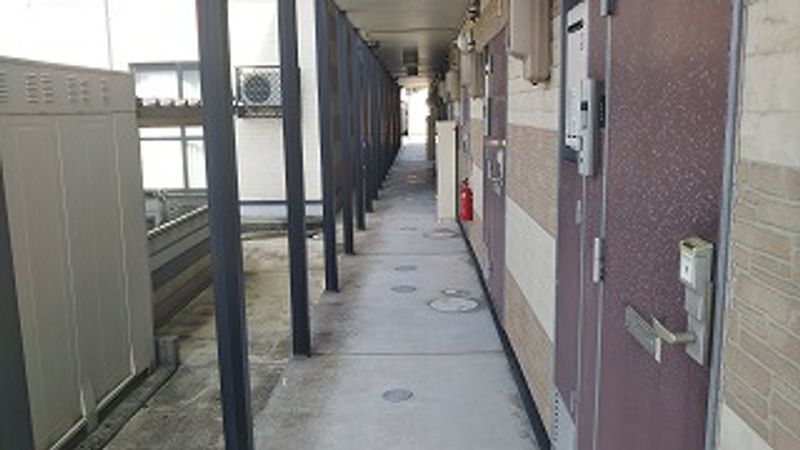 レオパレスキャッツ　アイ 玄関
