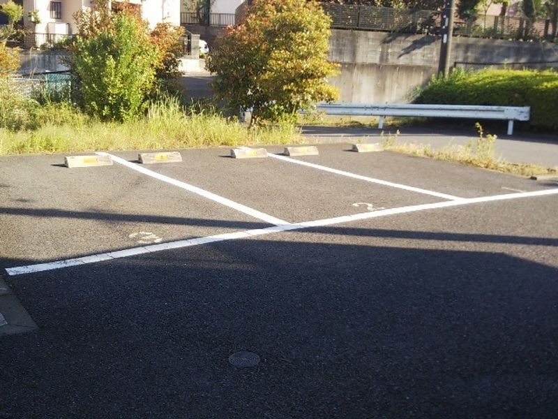 レオパレスディアコートＦ 駐車場