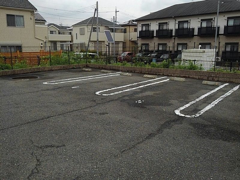 レオネクストあじさい下井沢 駐車場
