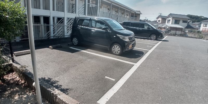レオパレスＭＯＲＥニ島 駐車場