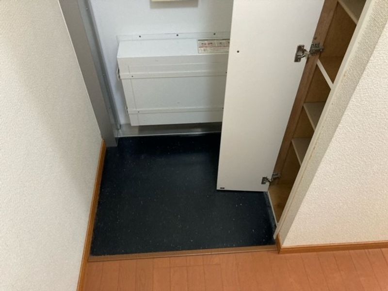 レオパレスリバティーⅢ 玄関