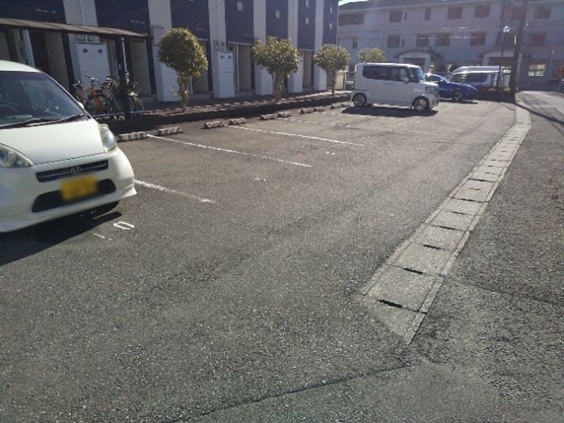 レオネクストアビーズベル 駐車場