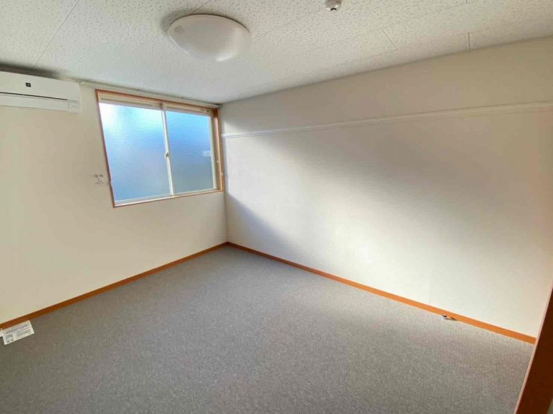 レオパレスゆかり荘 居間
