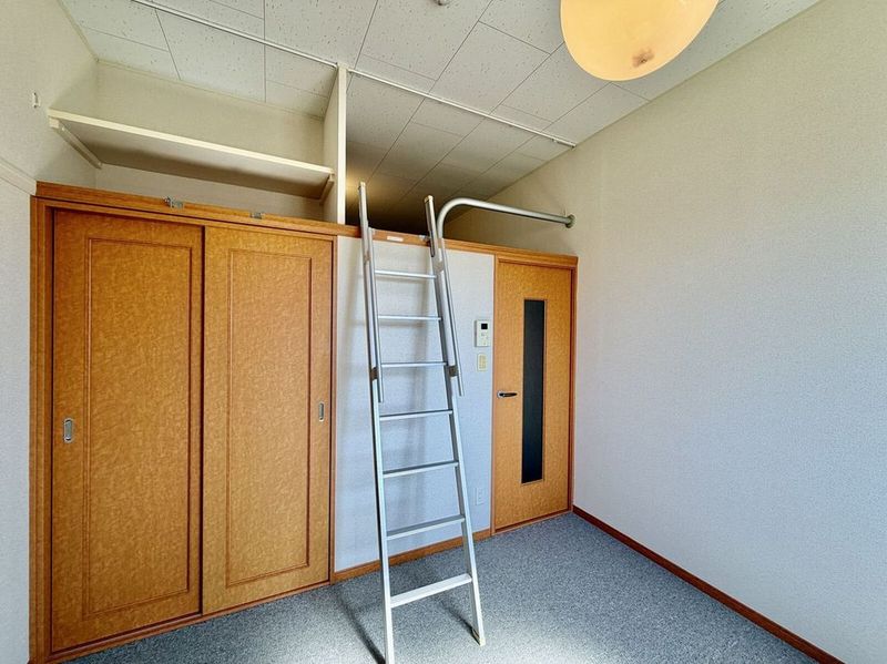 レオパレスフリーダム南金目Ⅷ 居間