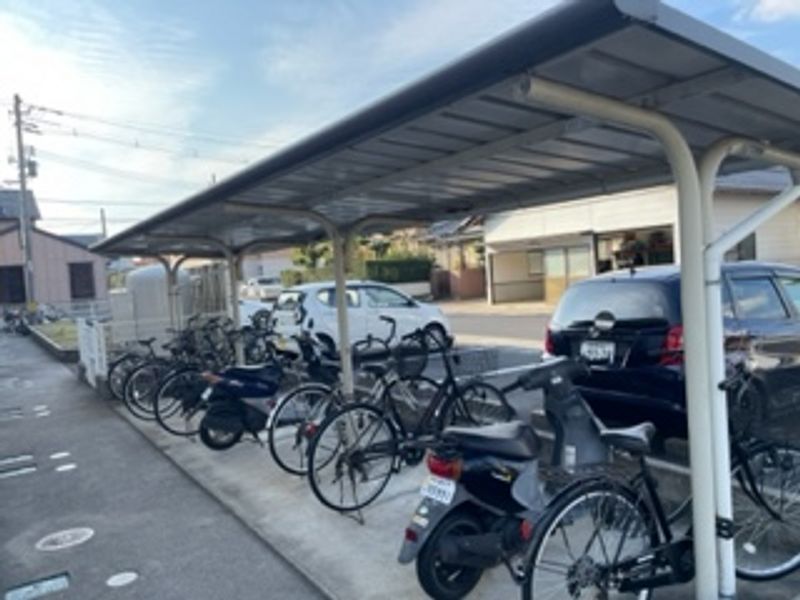 レオパレスＱ’ｓ 駐車場