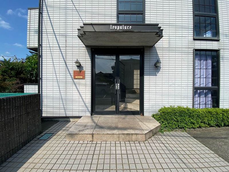 レオパレスアズィールＡ エントランス