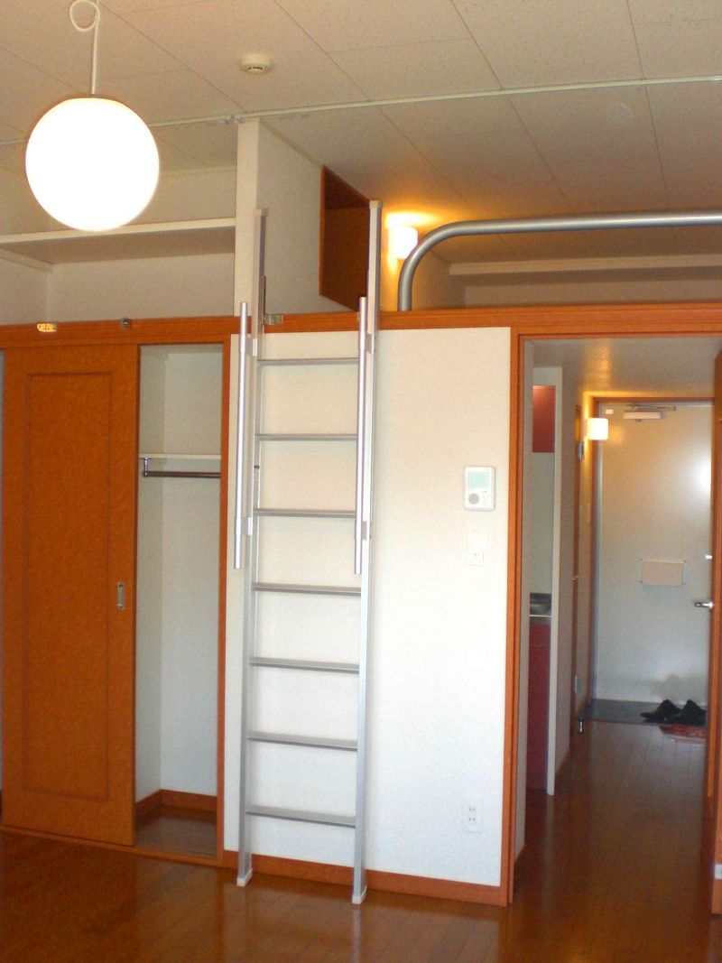 レオパレスビスタヒガワ 居間