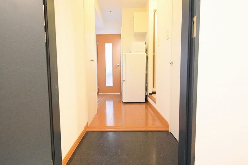 レオパレスＦｌａｔ新栄 玄関