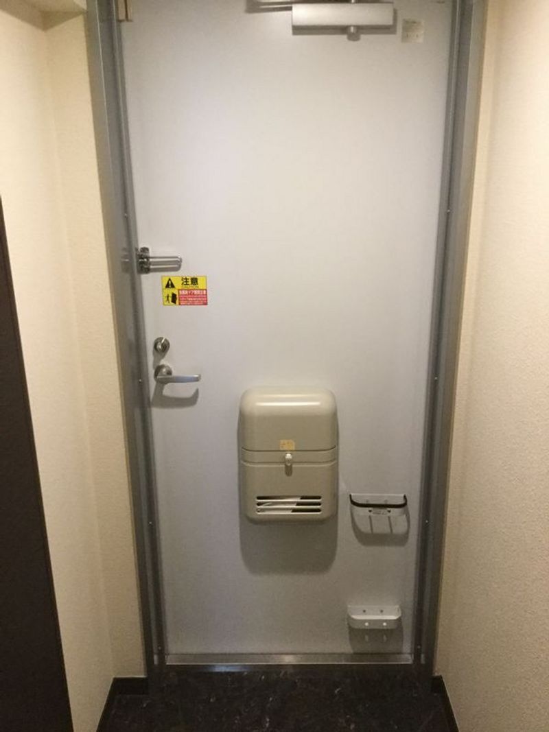 レオネクストしんどう 玄関