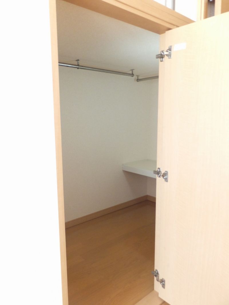 レオパレスインフィニティ前橋南 収納