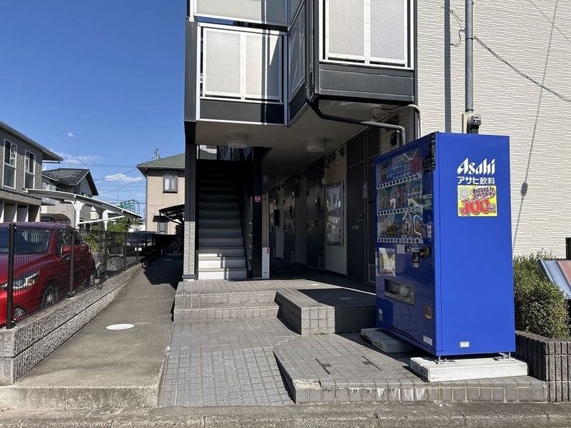 レオパレスヴァンメルベーユ エントランス