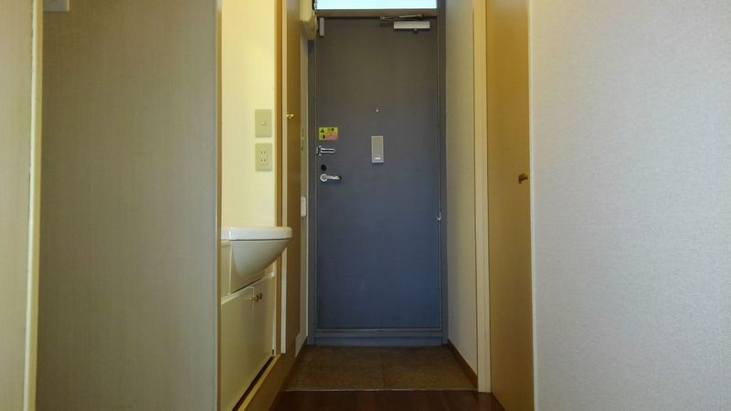 レオパレス中台 玄関