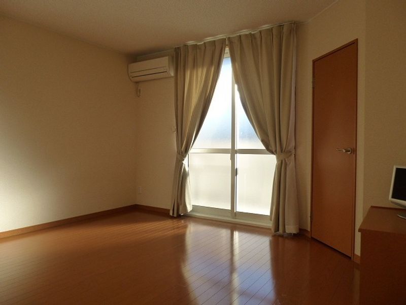 レオパレスボヌールパレ 居間