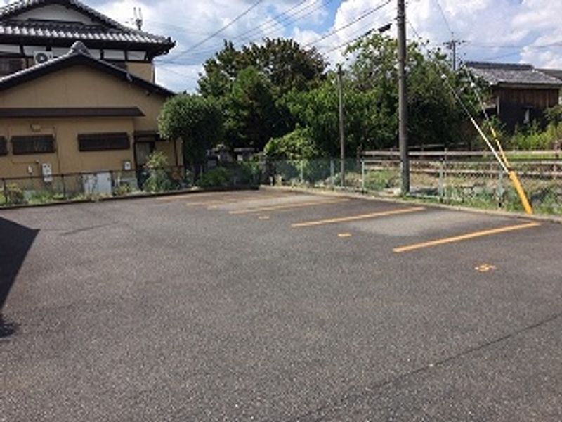 レオパレス瀬田橋本 駐車場