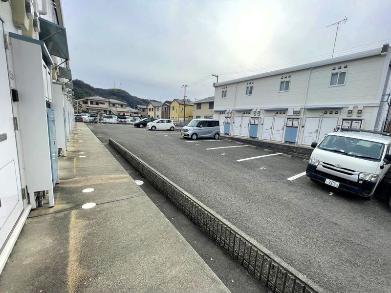レオパレス中浜 駐車場
