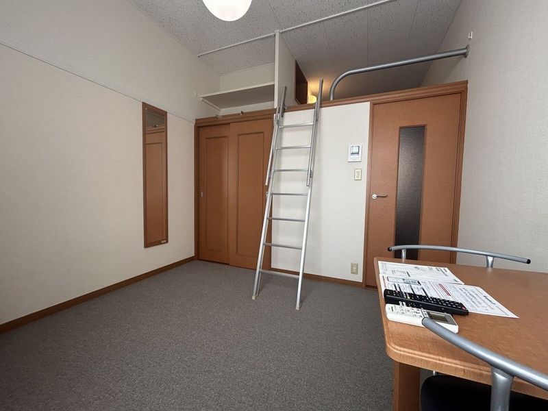 レオパレスセブンヒルズ 居間