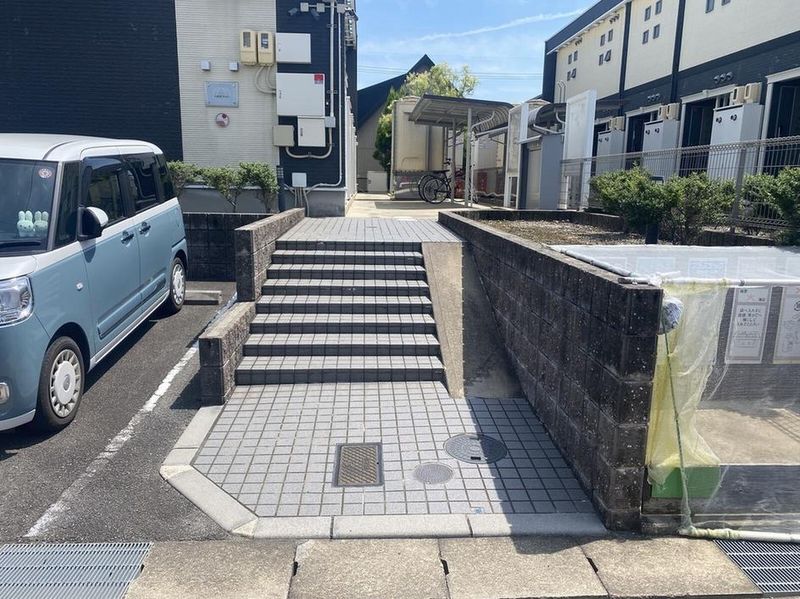 レオネクスト元植田Ｅａｓｔ エントランス