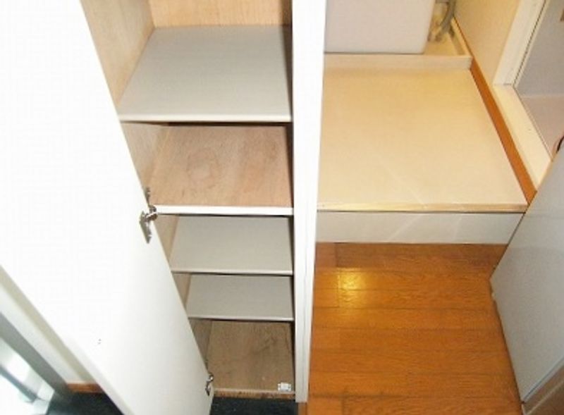 レオパレスディアコート 収納