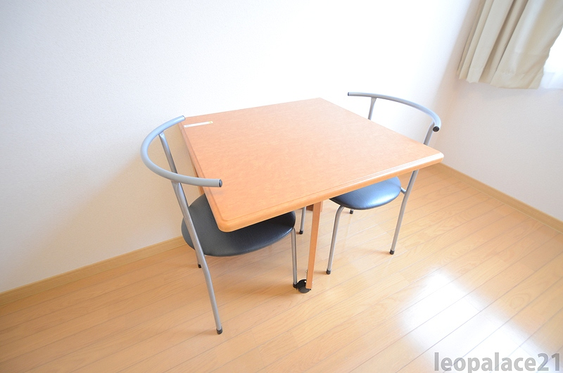 レオパレスエイト その他