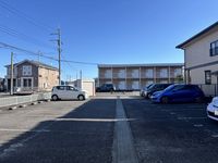 レオパレスまほろば 駐車場