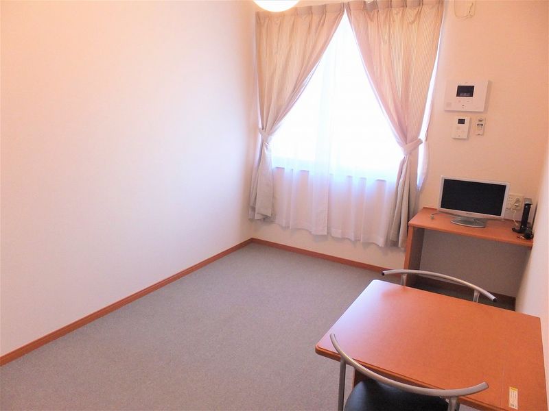 レオパレスルミエール 寝室